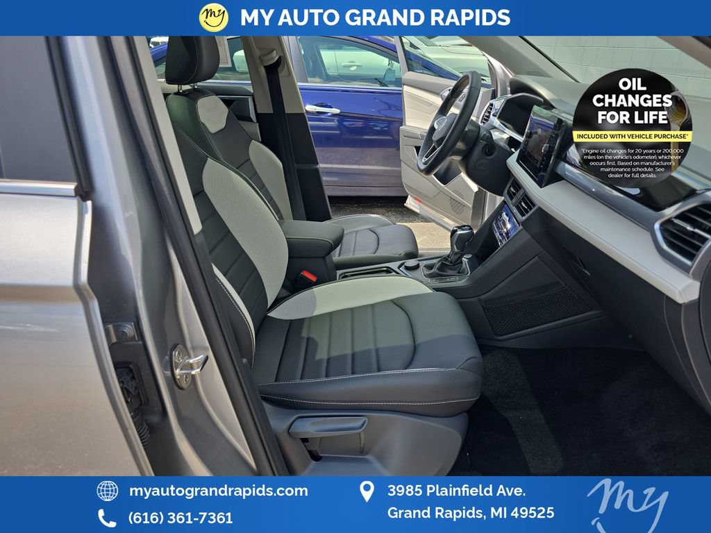 Used 2025 Volkswagen Taos SEL w/ Black Wheel Plus Package AWD/4WD image 23