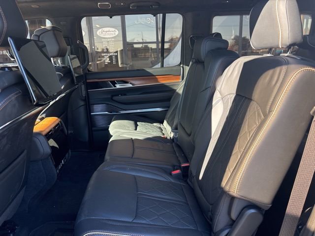 Used 2024 Jeep Grand Wagoneer Series III w/ Rear Seat Video Group 1 image 15