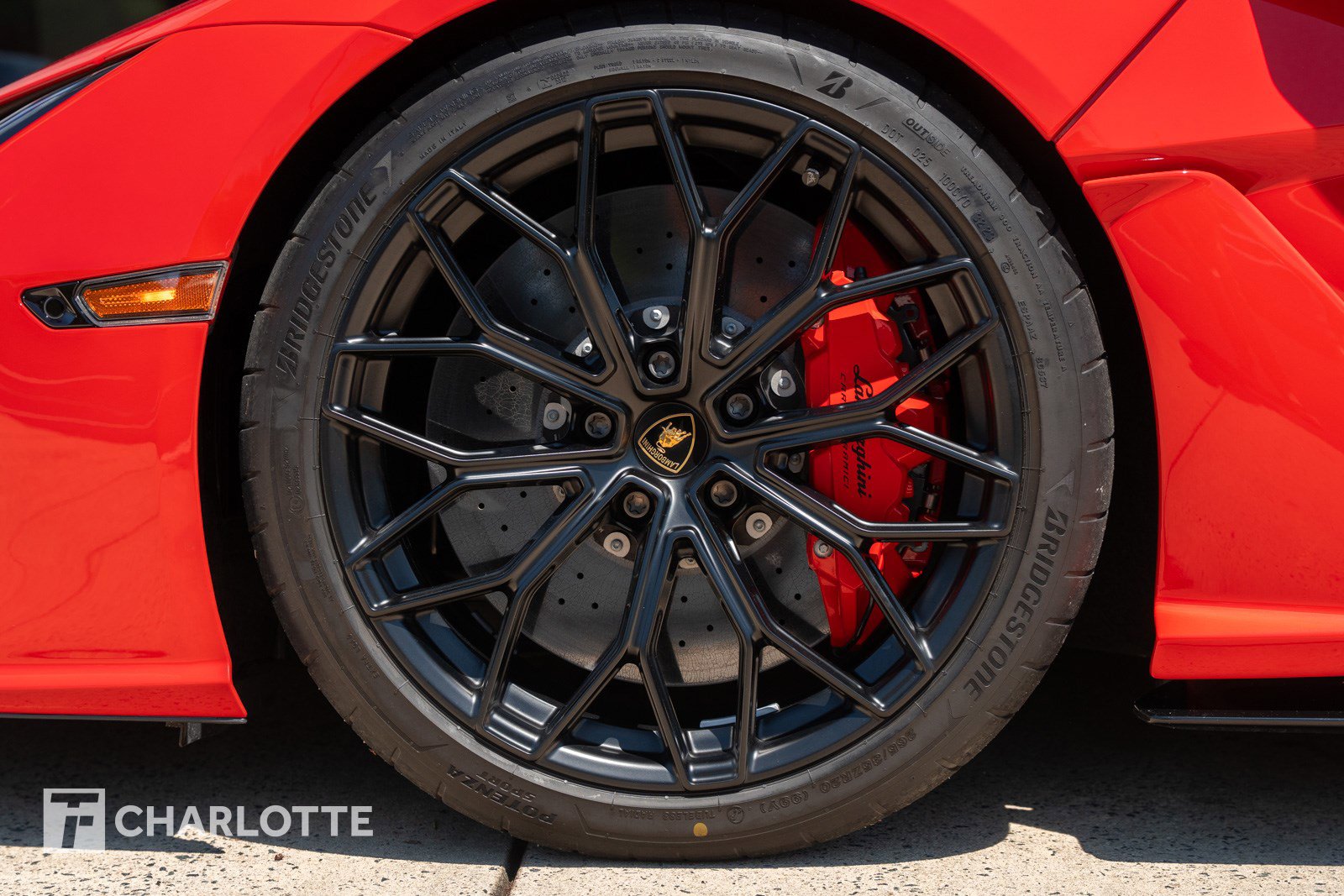 Used 2024 Lamborghini Revuelto AWD/4WD image 8