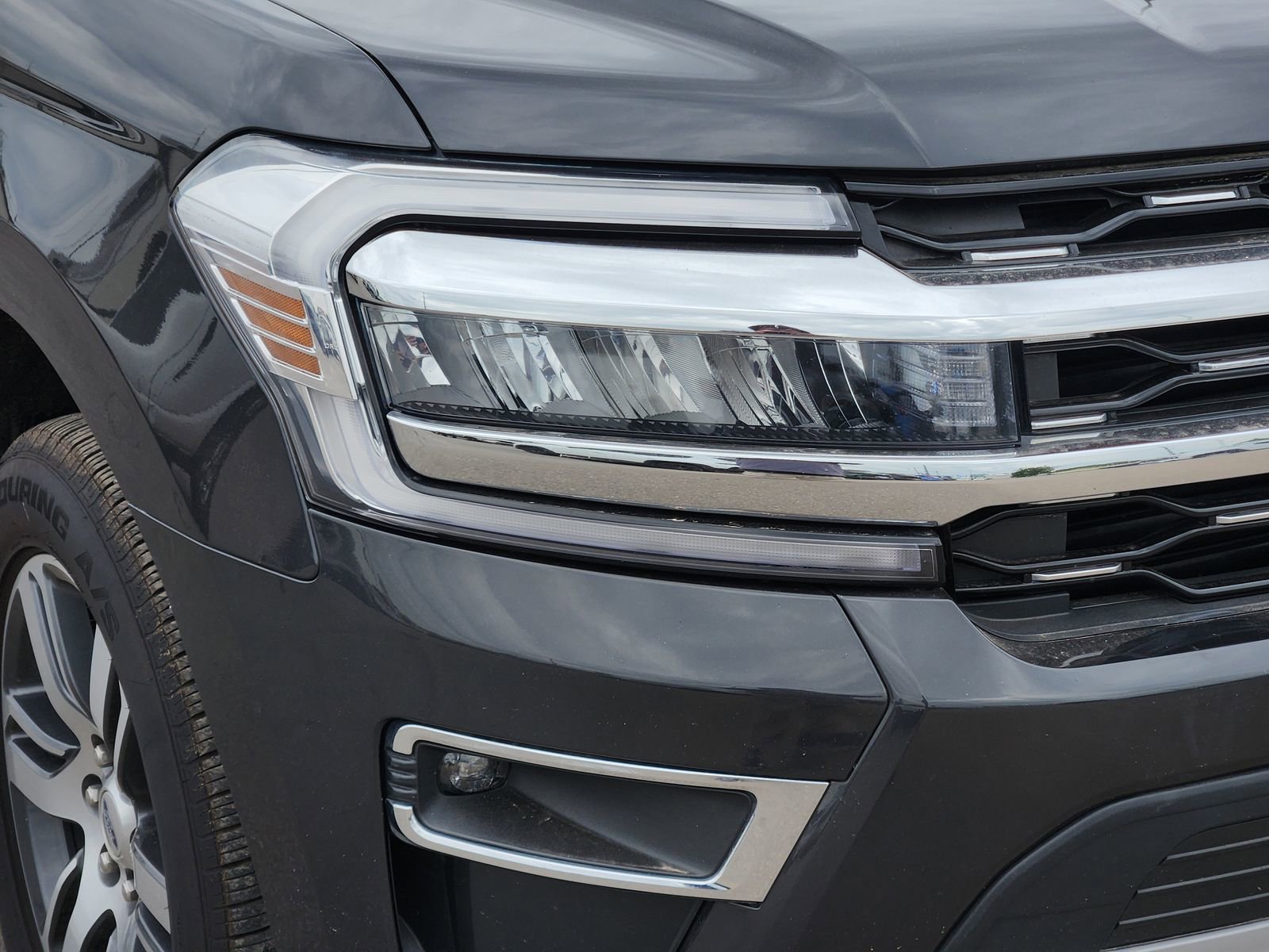 Used 2023 Ford Expedition Limited AWD/4WD image 10
