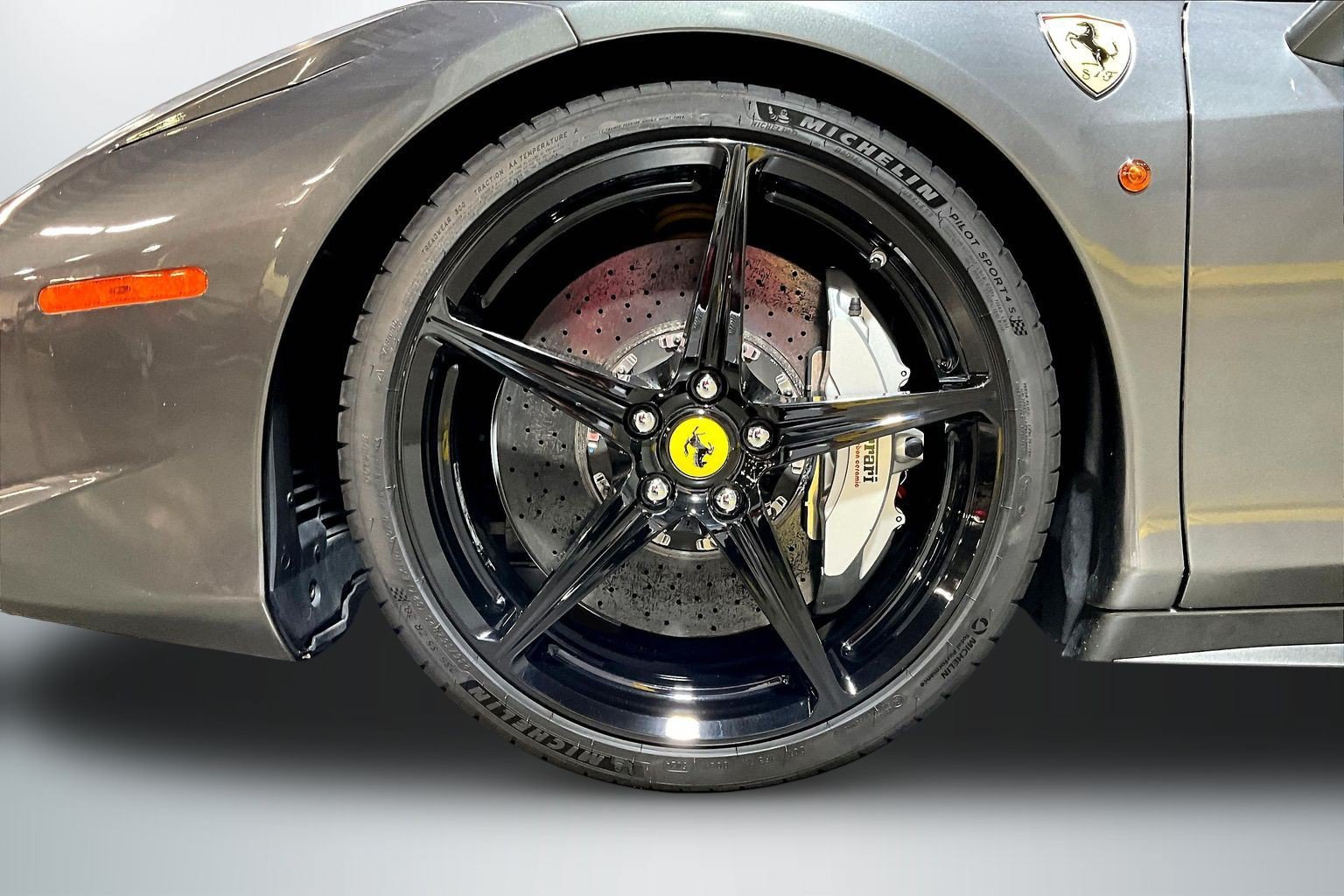 Used 2015 Ferrari 458 Italia Coupe RWD image 28