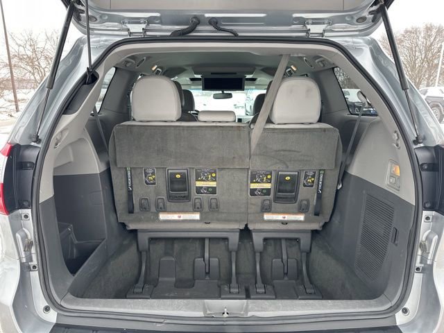 Used 2015 Toyota Sienna AWD image 42