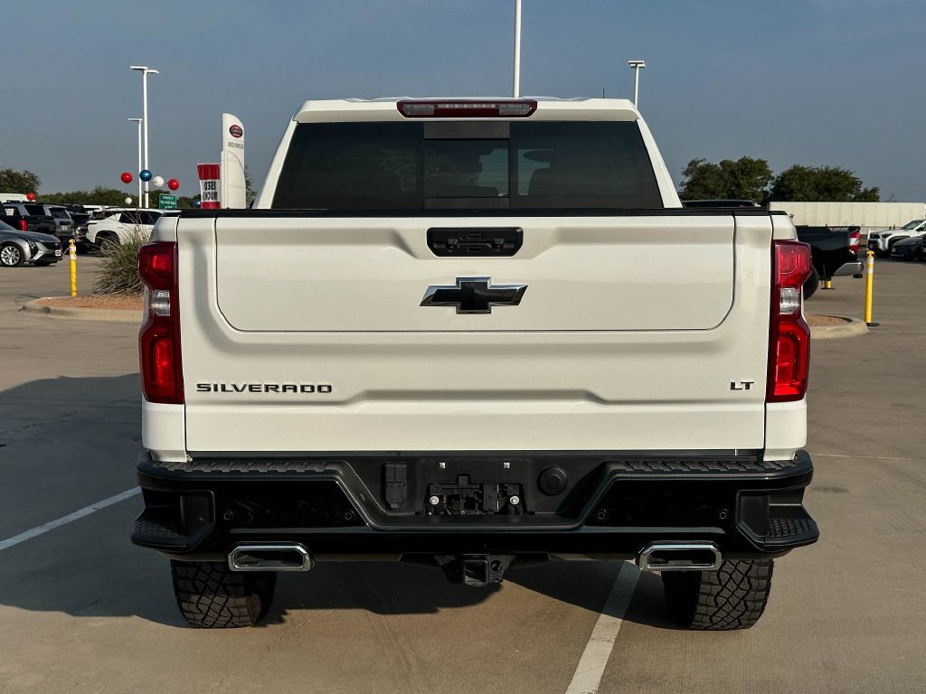 Used 2025 Chevrolet Silverado 1500 LT Trail Boss w/ LT Trail Boss Premium Package AWD/4WD image 4