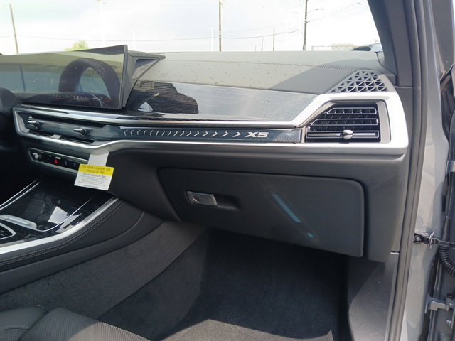 New 2026 BMW X5 xDrive40i w/ M Sport Package AWD/4WD image 17
