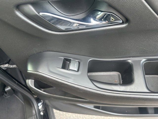 Used 2023 Chevrolet Traverse LT image 22