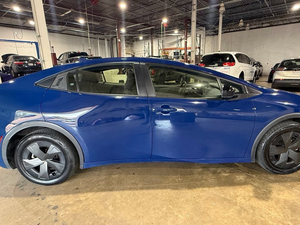 Used 2023 Toyota Prius LE FWD image 14