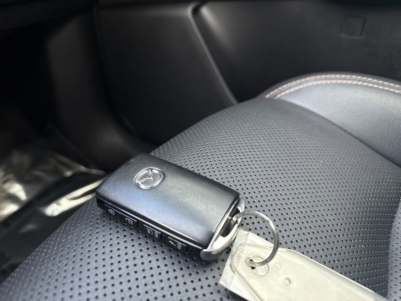 Used 2024 MAZDA CX-90 3.3 Turbo w/ Premium Package image 25