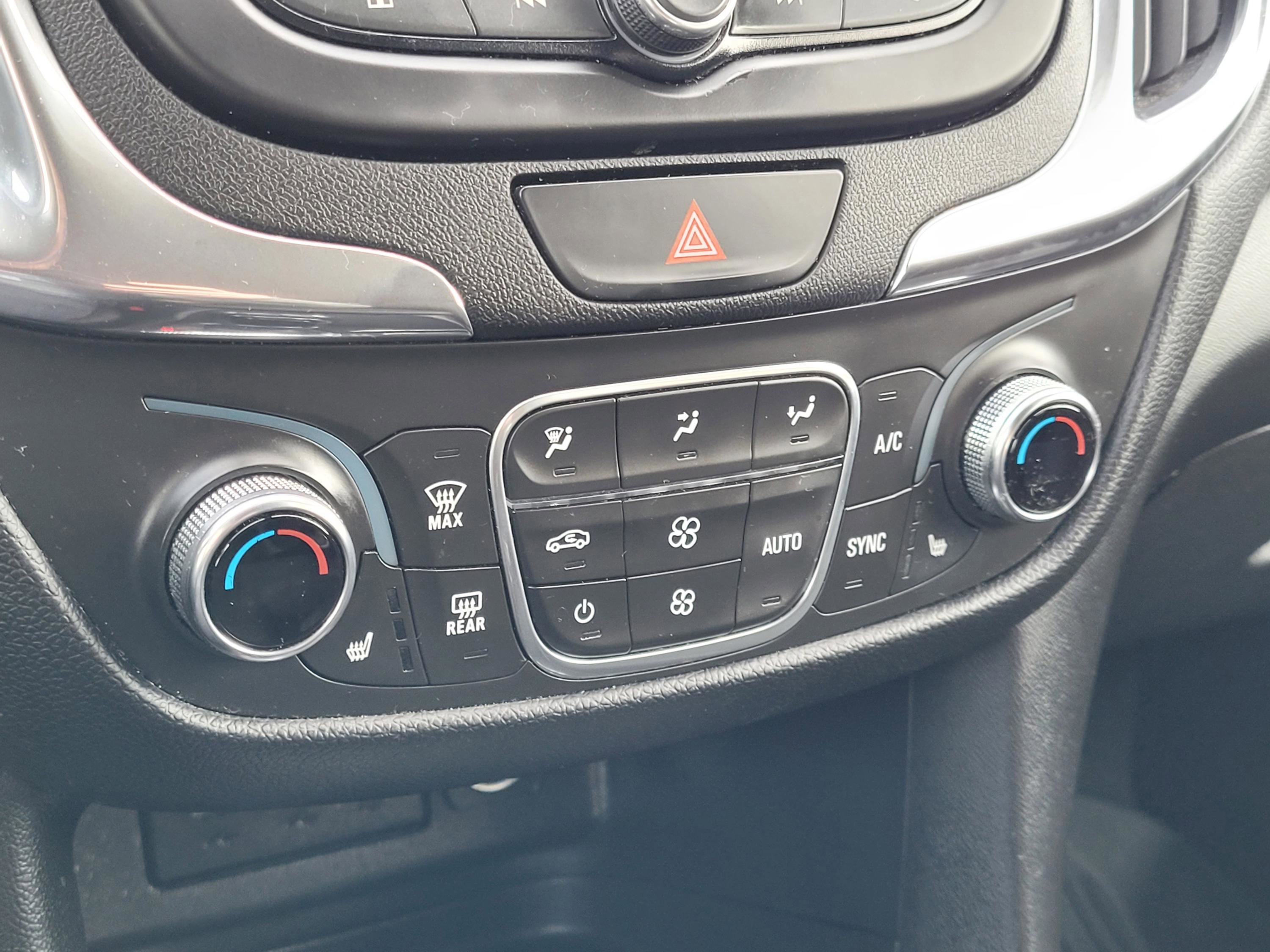 Used 2019 Chevrolet Equinox LT image 18