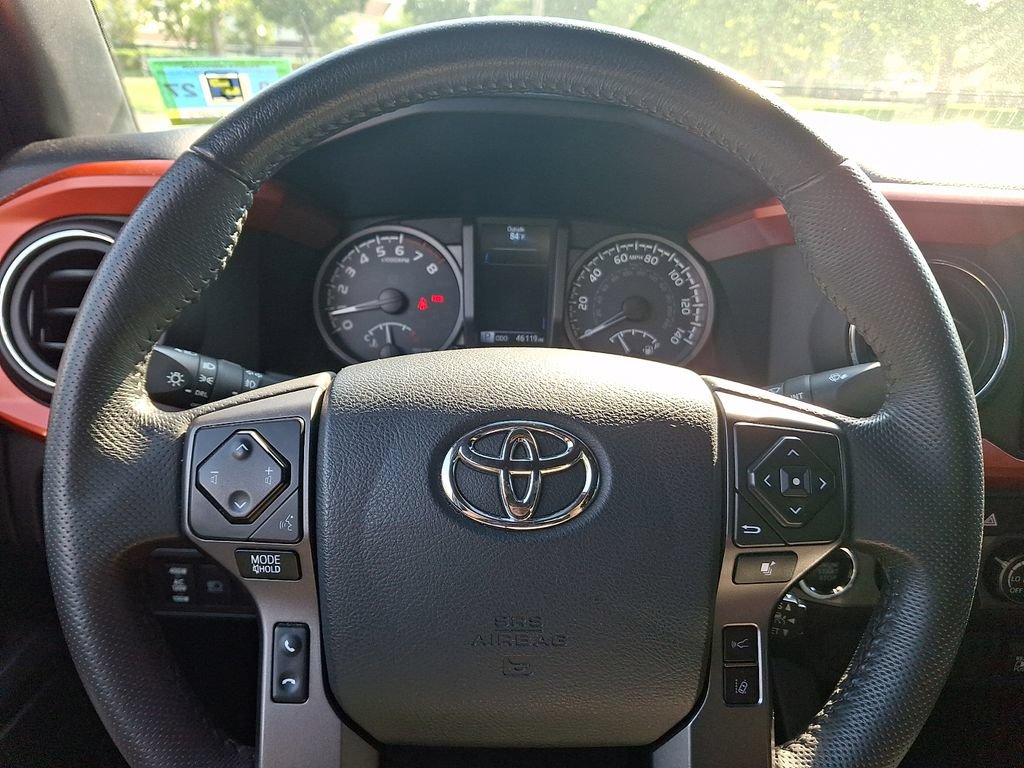 Used 2019 Toyota Tacoma TRD Sport AWD/4WD image 19