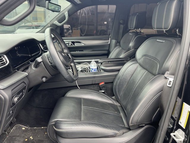 Used 2023 Jeep Grand Wagoneer Series II image 12