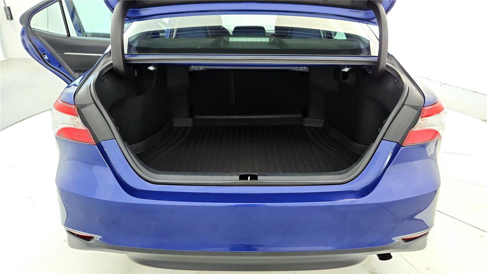 Certified 2018 Toyota Camry LE w/ Convenience Package image 17