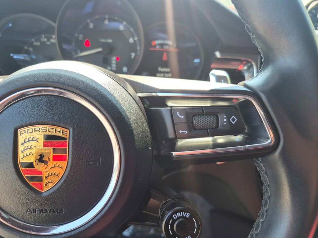 Used 2023 Porsche Macan image 12