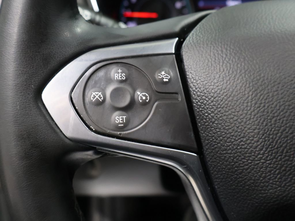 Used 2023 Chevrolet Traverse LT w/ Rear Camera Mirror Package image 40