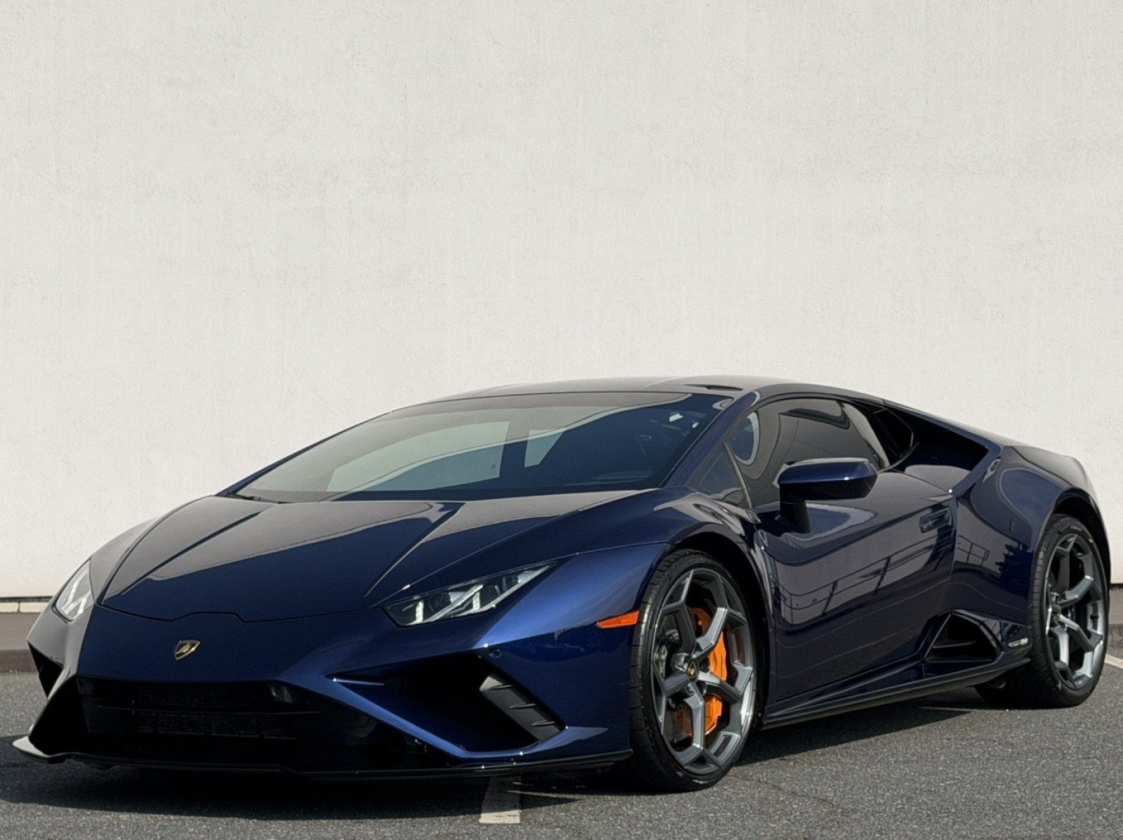 Used 2022 Lamborghini Huracan EVO RWD image 3
