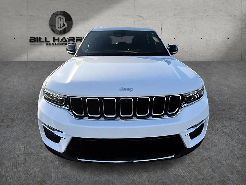 Used 2025 Jeep Grand Cherokee Limited w/ Luxury Tech Group II AWD/4WD image 2