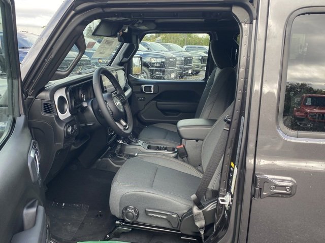 New 2025 Jeep Gladiator Sport image 15