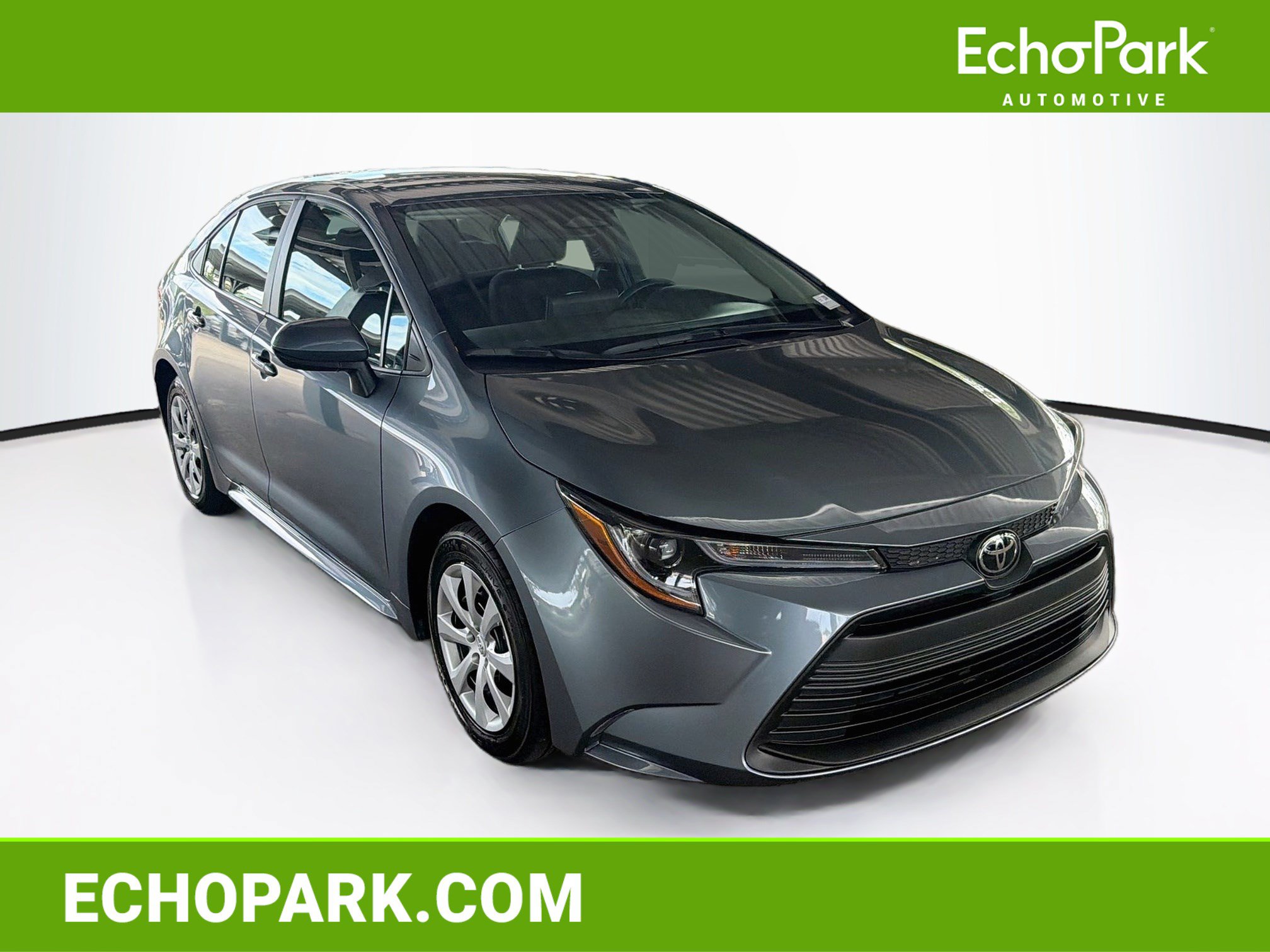 Used 2025 Toyota Corolla LE FWD image 1