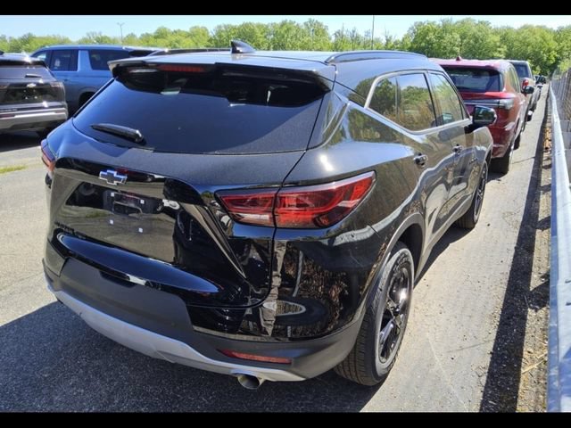Used 2026 Chevrolet Blazer LT w/ Midnight/Sport Edition AWD/4WD image 3