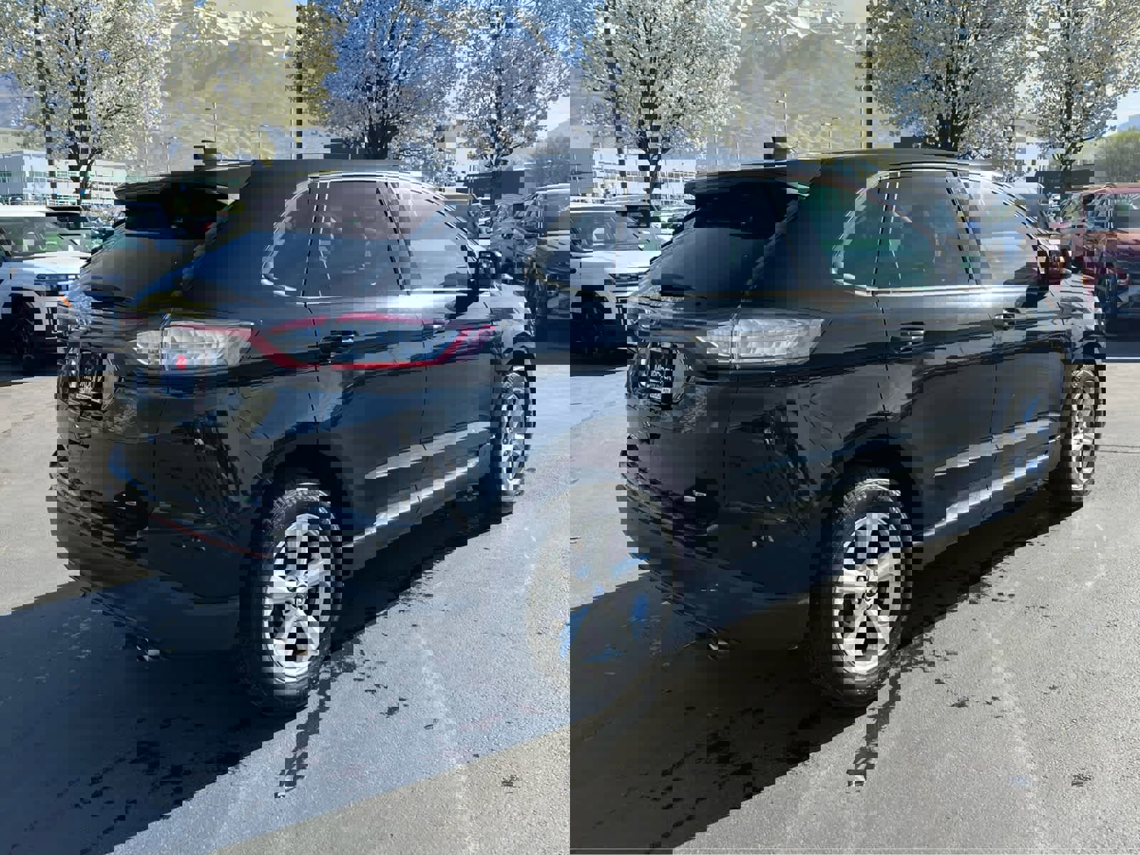 Used 2017 Ford Edge SE image 7