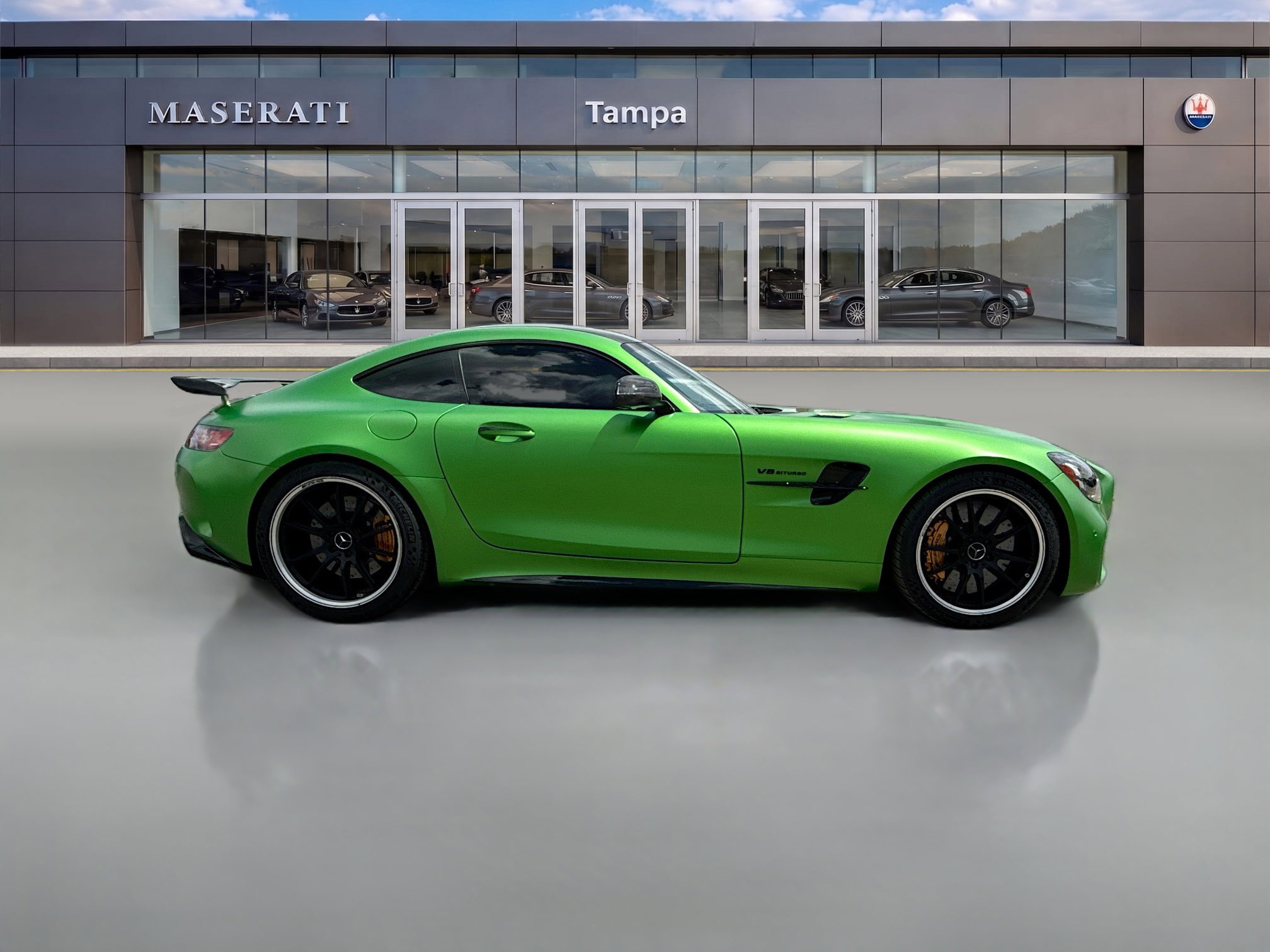 Used 2018 Mercedes-Benz AMG GT R image 2