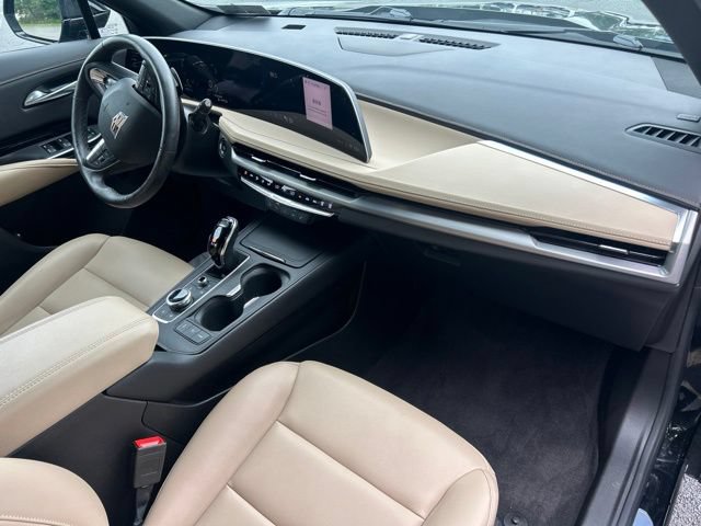 Used 2024 Cadillac XT4 Luxury w/ Cold Weather Package AWD/4WD image 37