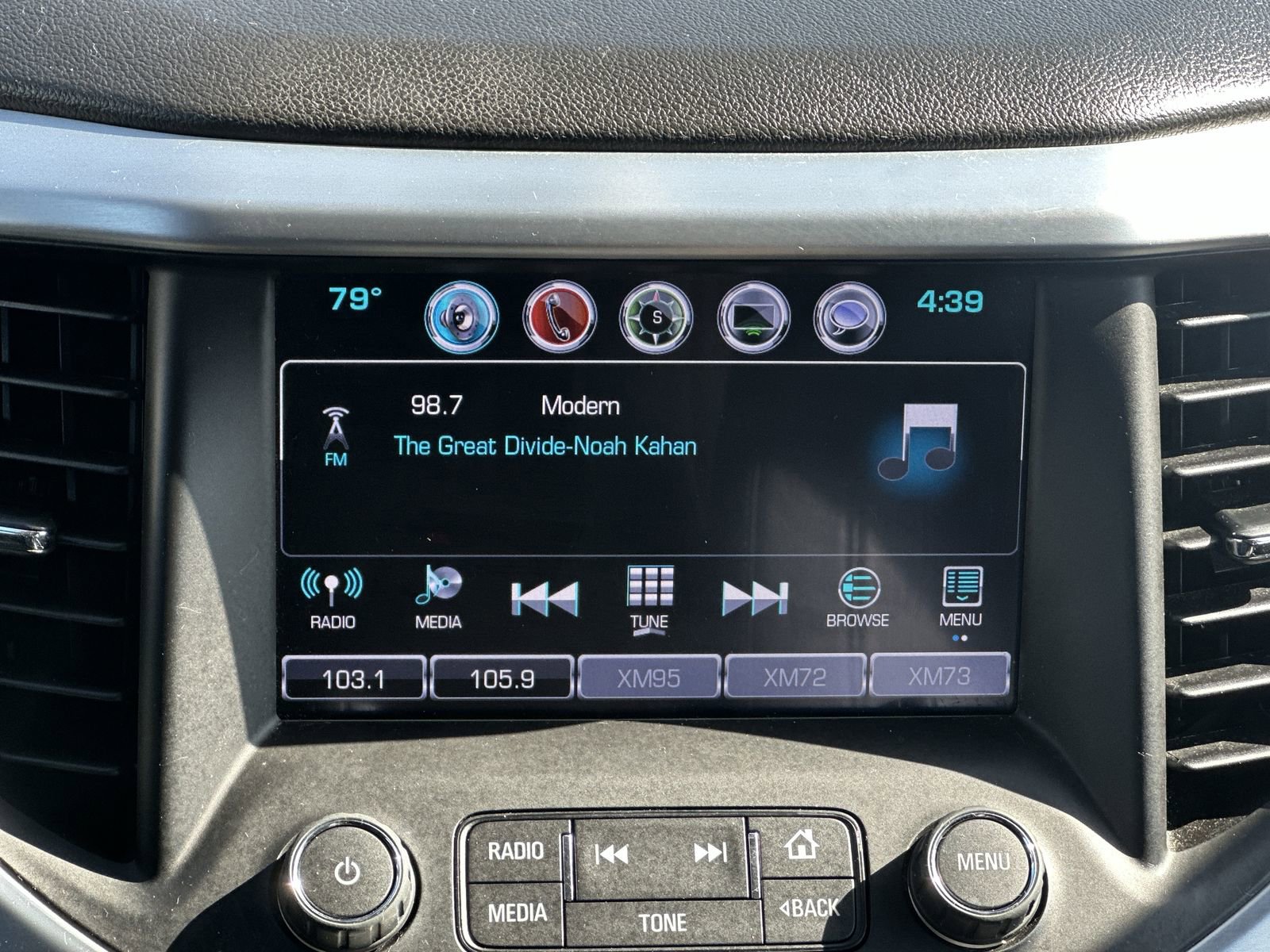 Used 2018 GMC Acadia SLT FWD image 26