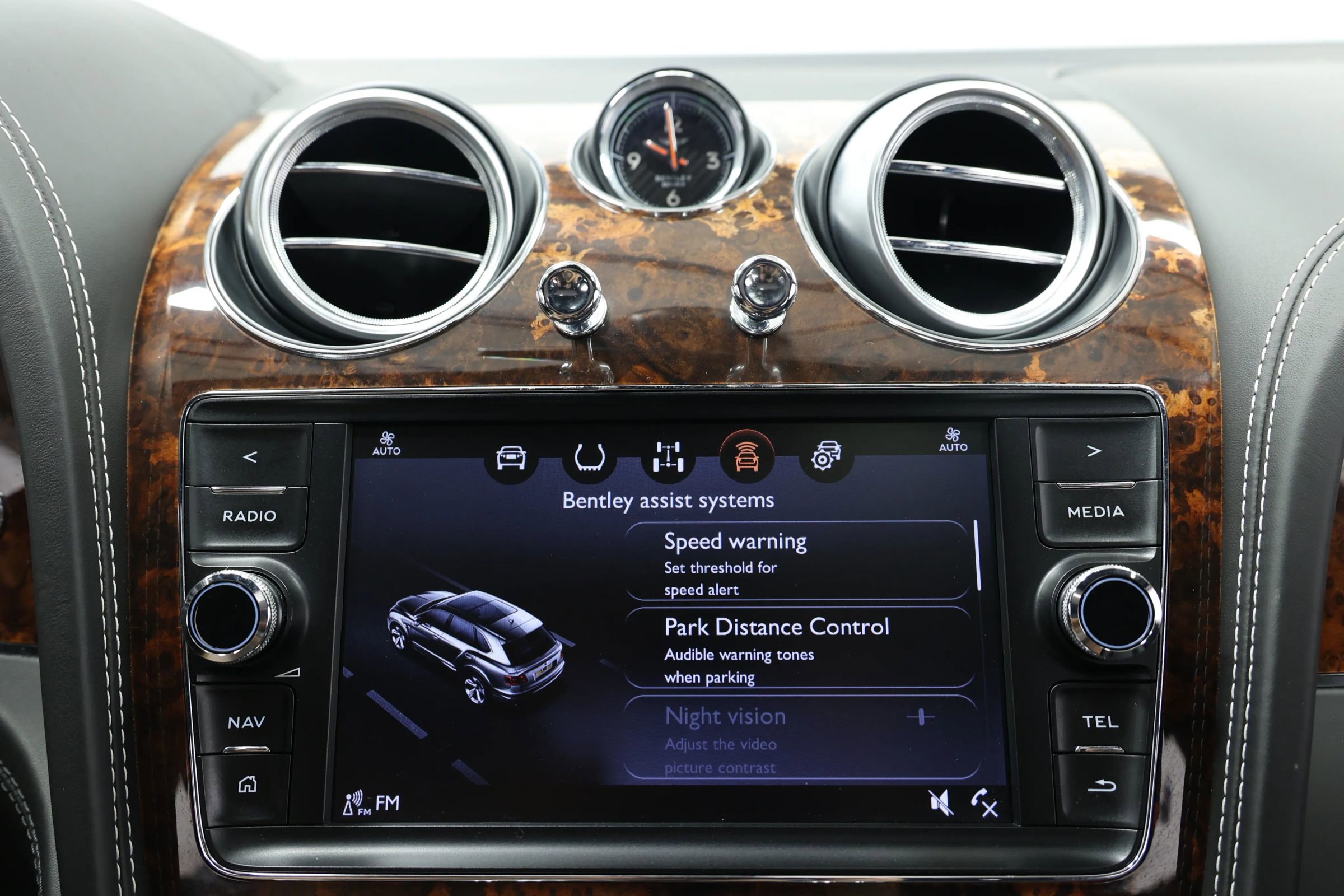 Used 2017 Bentley Bentayga image 43