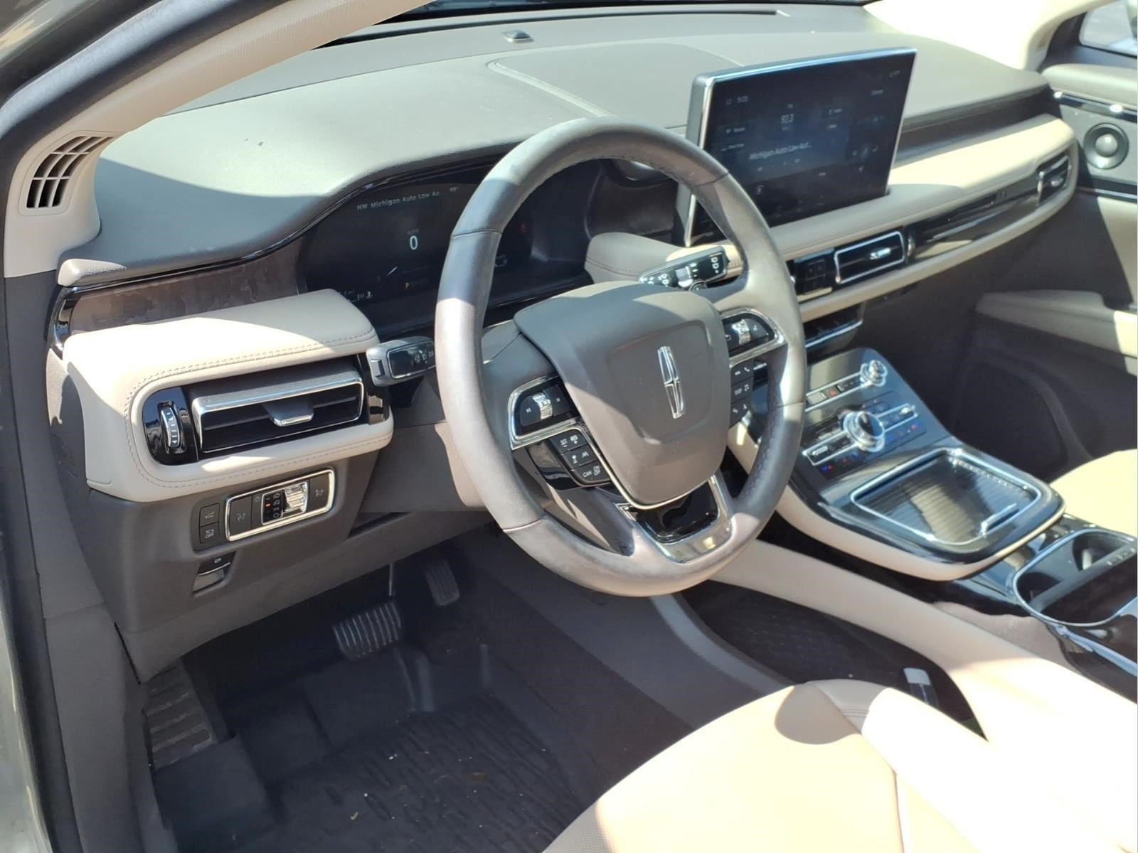 Used 2023 Lincoln Nautilus Reserve w/ Equipment Group 201A AWD/4WD image 18