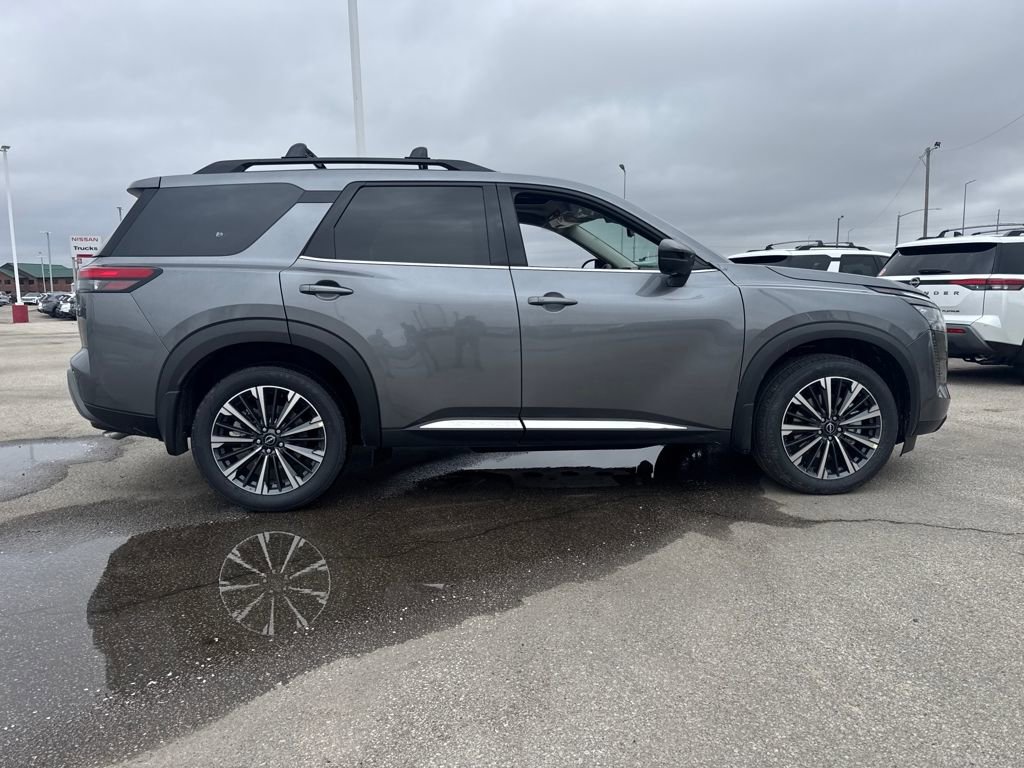 New 2026 Nissan Pathfinder Platinum image 8