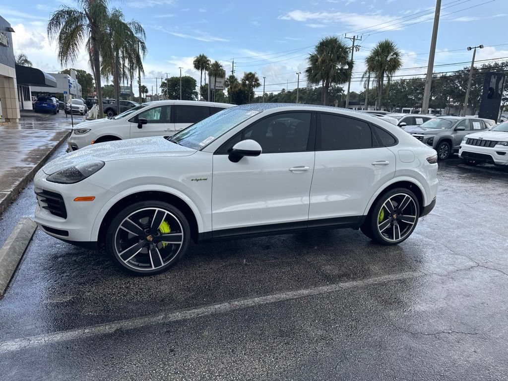 Used 2023 Porsche Cayenne Coupe AWD/4WD image 12