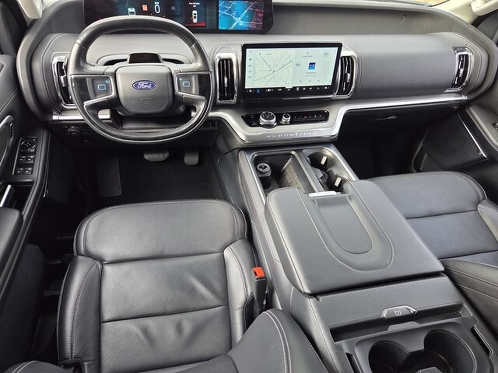 Used 2025 Ford Expedition Platinum AWD/4WD image 11