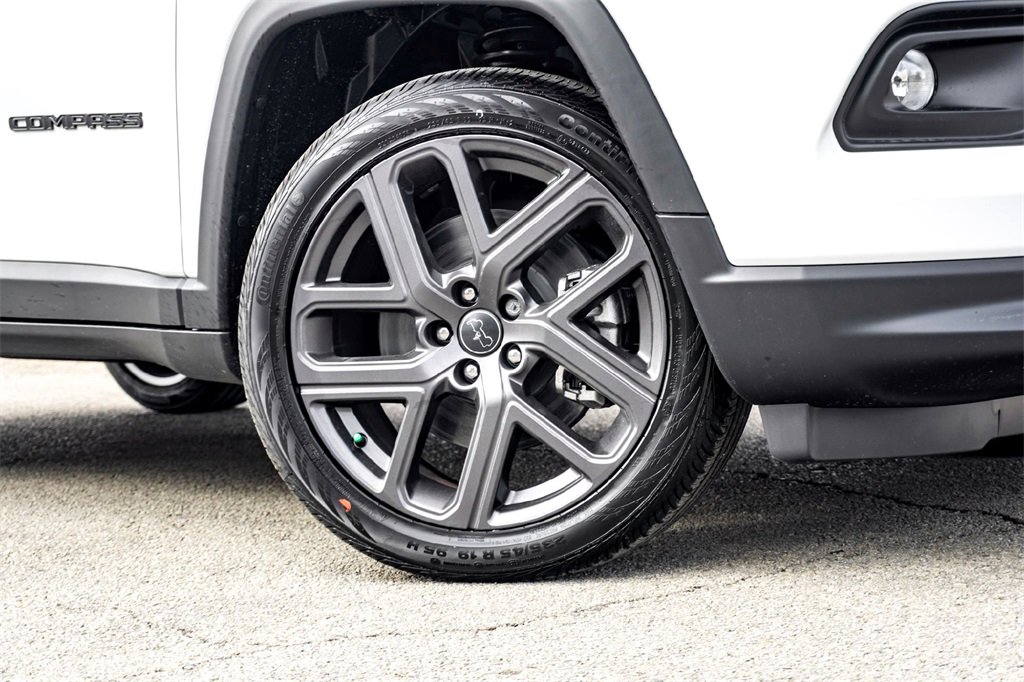 New 2026 Jeep Compass Latitude image 2