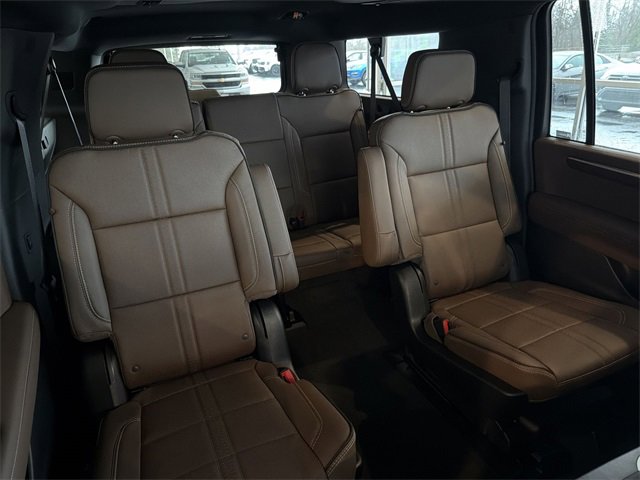 New 2026 Chevrolet Suburban High Country image 18