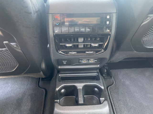 Used 2023 Jeep Grand Cherokee L Limited AWD/4WD image 22