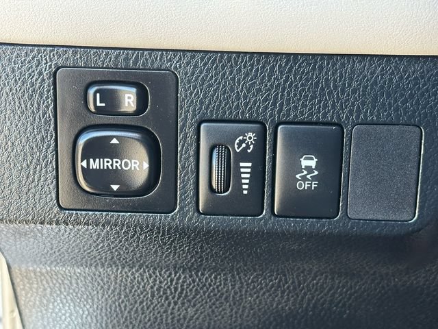 Used 2014 Toyota RAV4 Limited AWD/4WD image 24