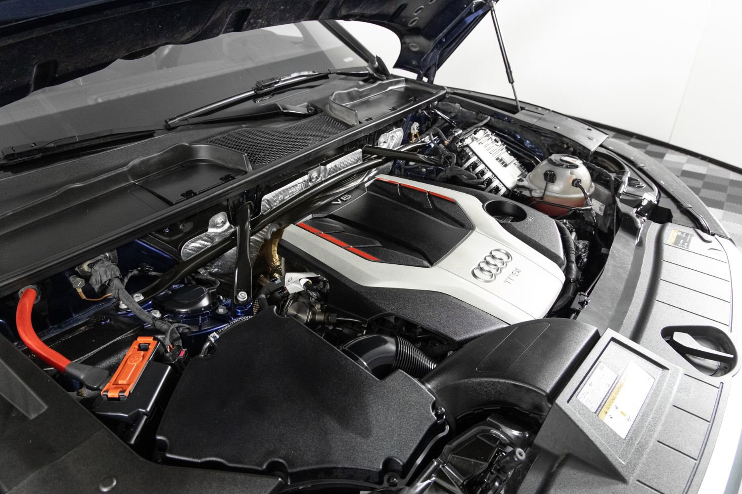 Used 2018 Audi SQ5 Premium Plus w/ Navigation Package image 36