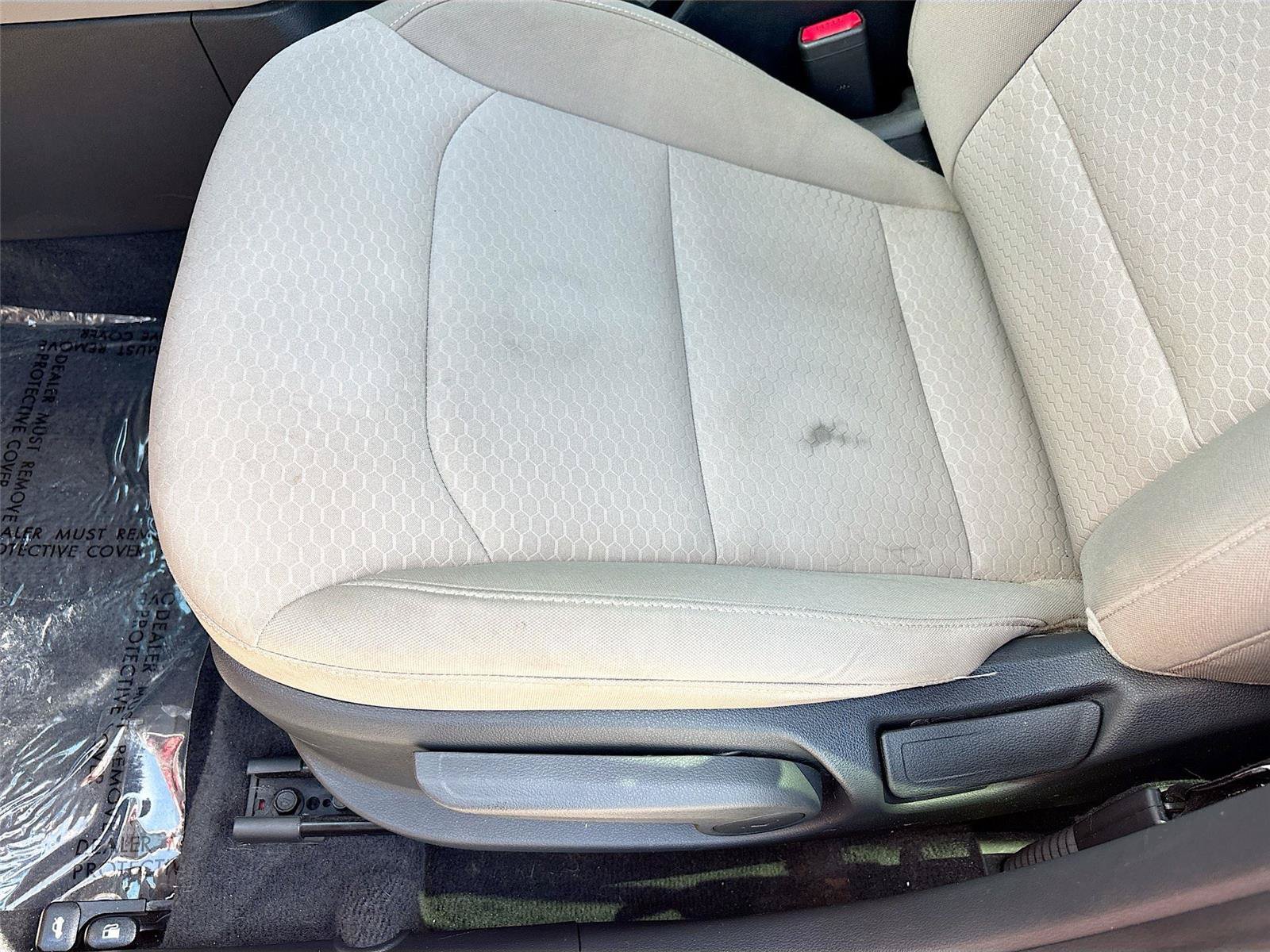 Used 2020 Hyundai Elantra SE FWD image 18