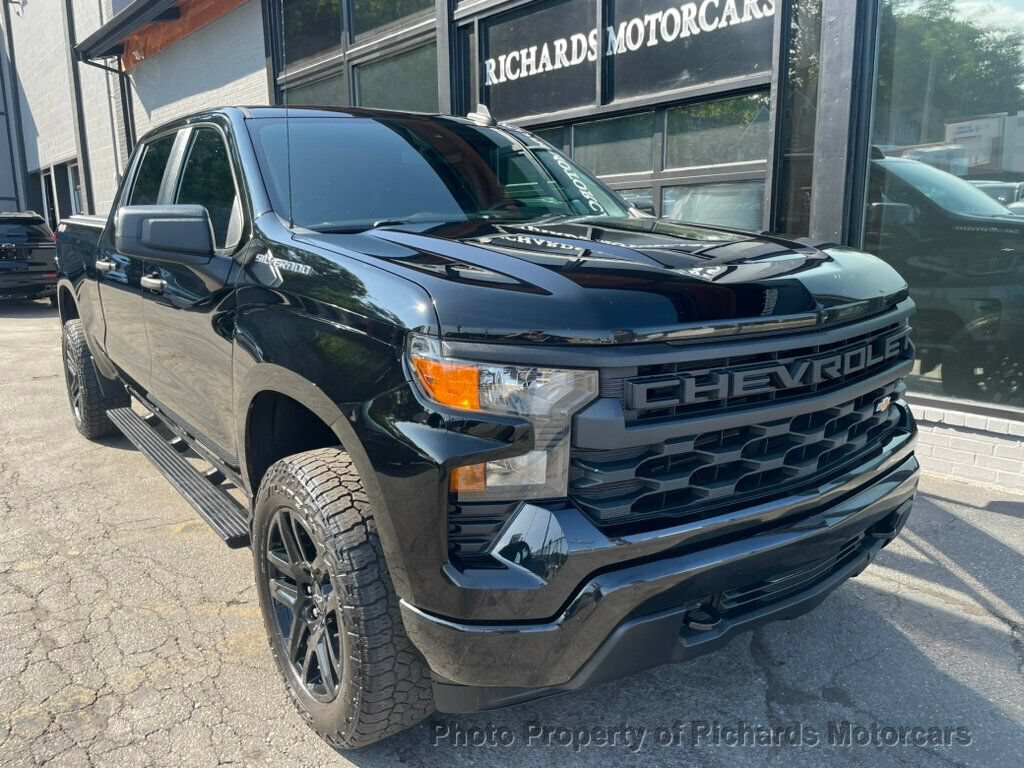 Used 2022 Chevrolet Silverado 1500 Custom AWD/4WD image 3