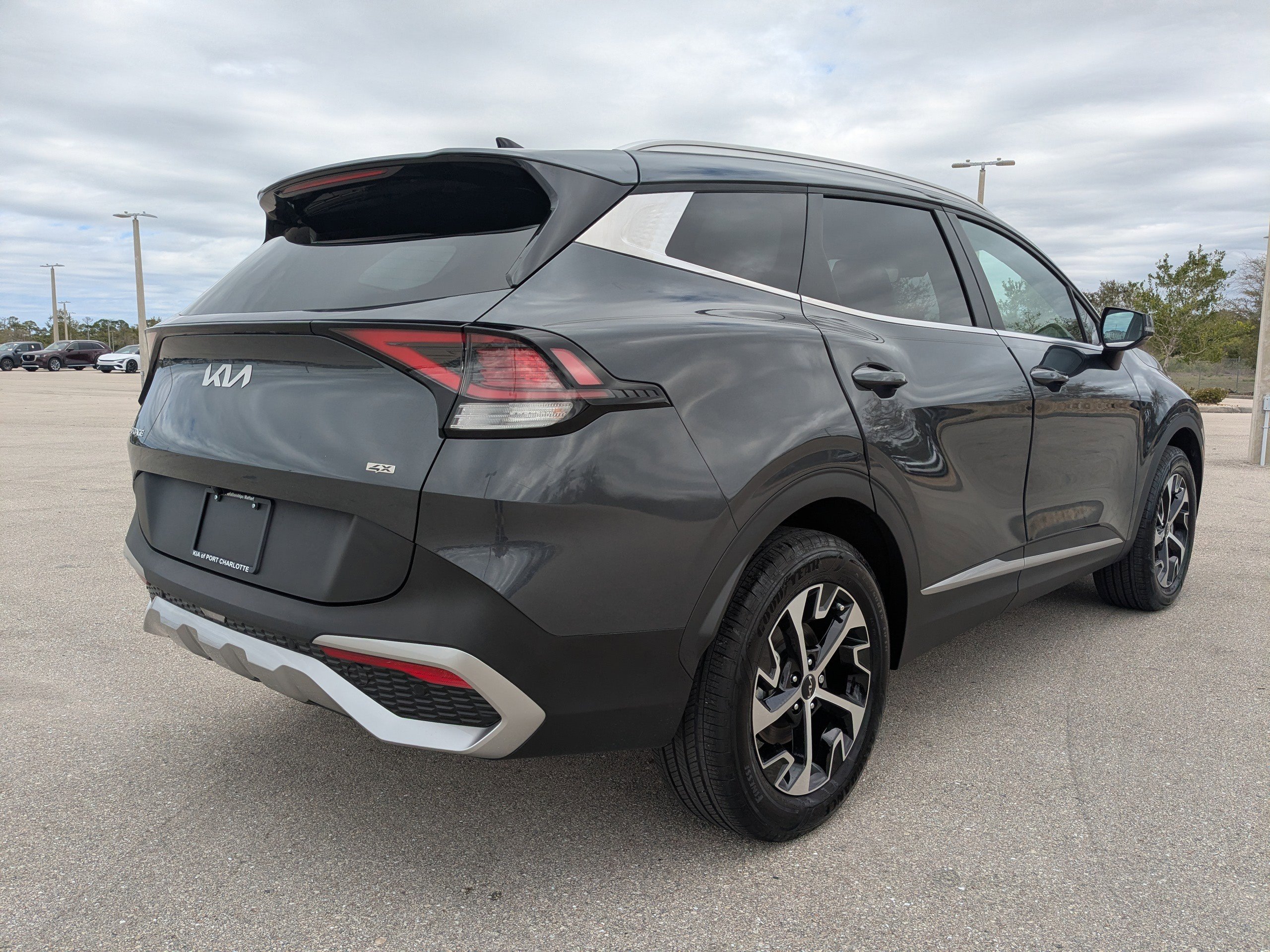 Used 2024 Kia Sportage EX image 5