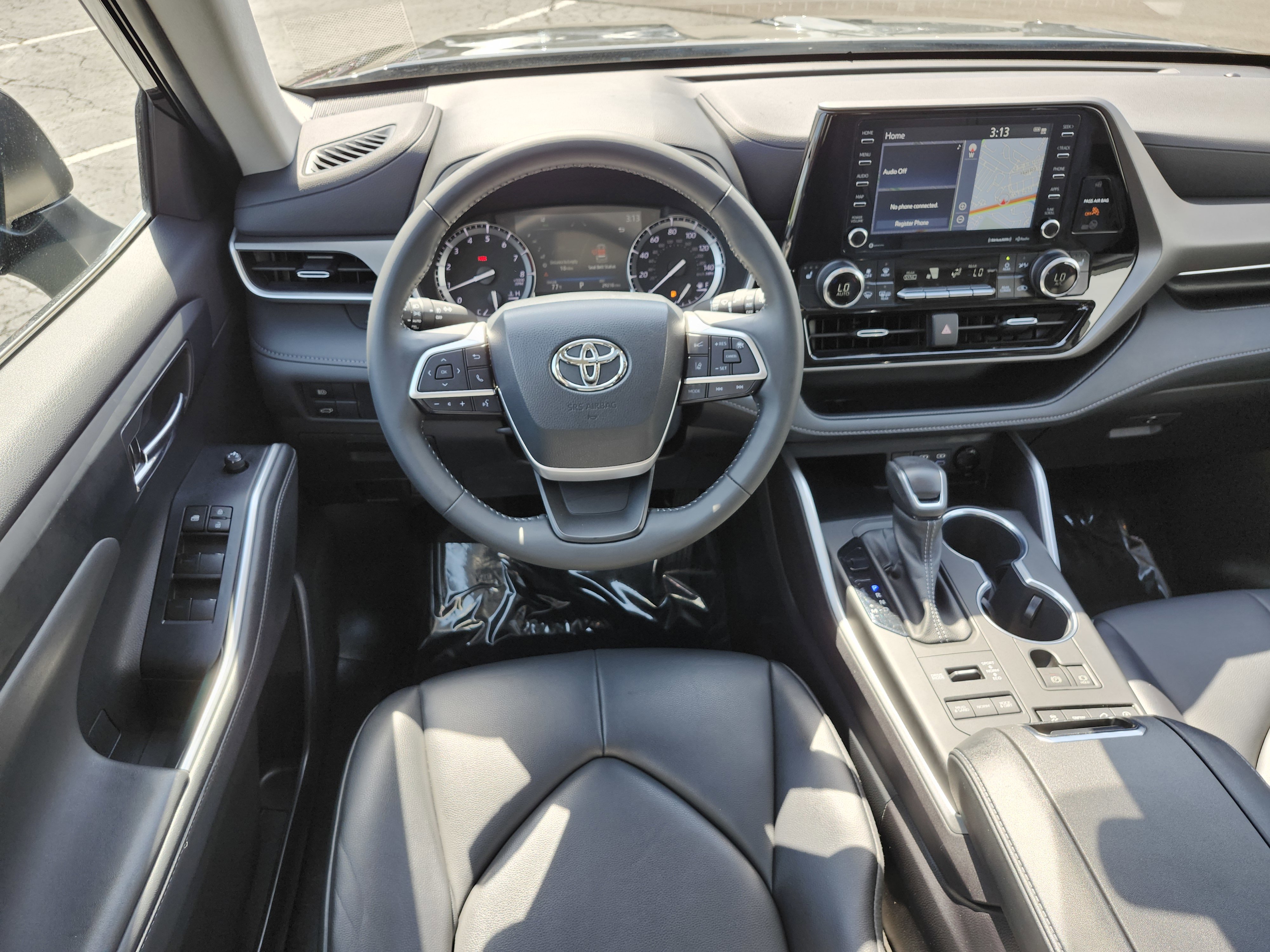 Used 2022 Toyota Highlander XLE AWD/4WD image 31