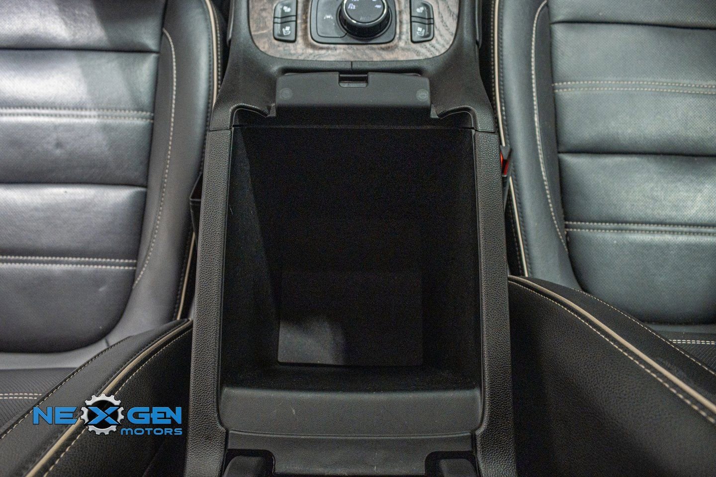 Used 2020 GMC Acadia Denali w/ Denali Ultimate Package image 28