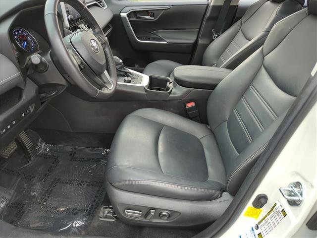 Used 2022 Toyota RAV4 XLE Premium AWD/4WD image 16