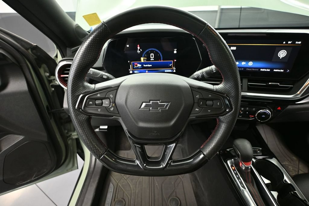 Used 2024 Chevrolet Trax RS w/ Sunroof Package FWD image 21