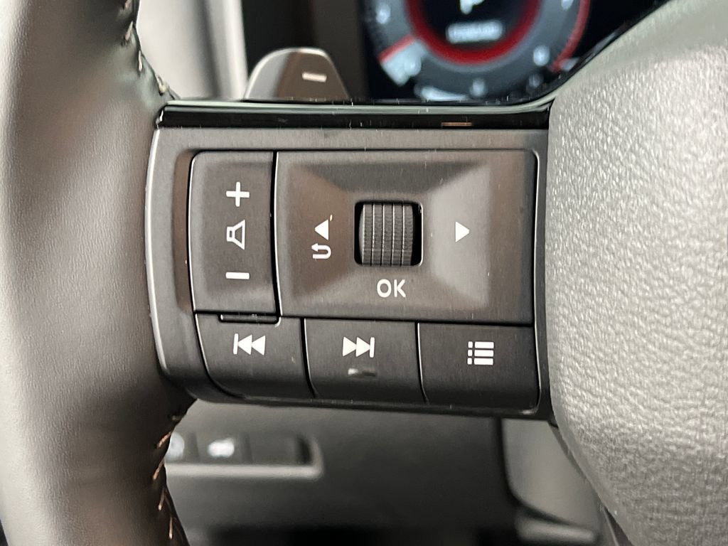 Used 2026 Nissan Rogue SL FWD image 45