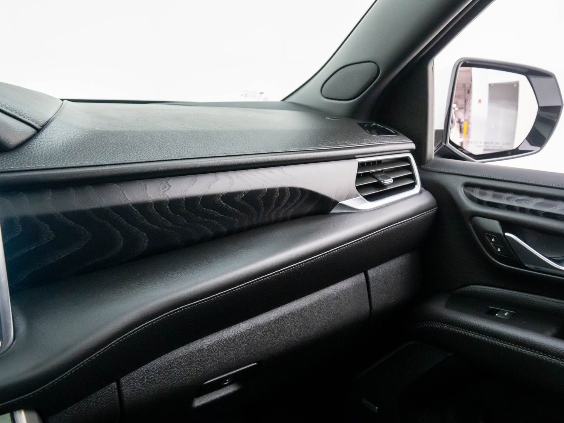 Used 2023 GMC Yukon Denali w/ Denali Reserve Package image 28