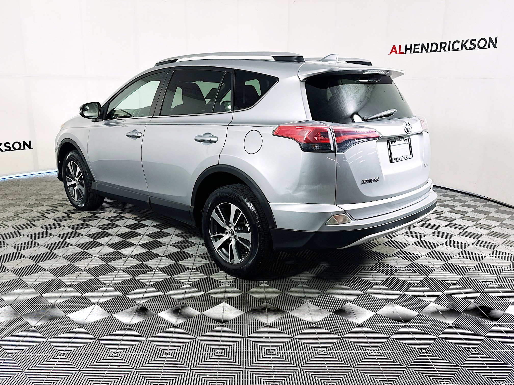 Used 2016 Toyota RAV4 XLE image 5