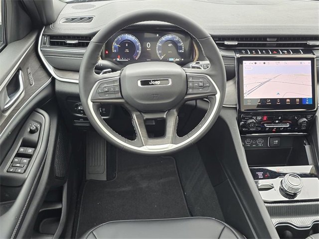 New 2025 Jeep Grand Cherokee Limited image 6