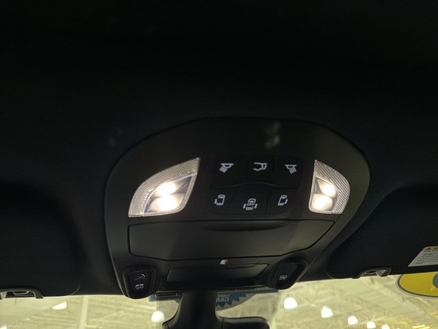 Used 2026 Chrysler Pacifica Limited FWD image 35