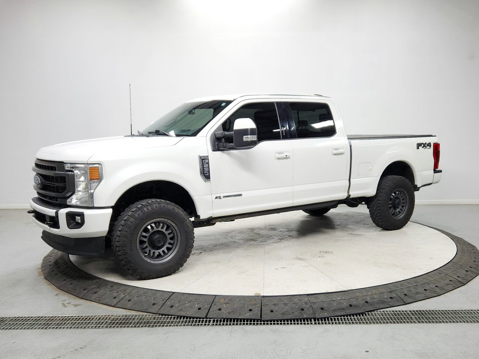 Used 2022 Ford F250 Lariat w/ Lariat Ultimate Package image 3