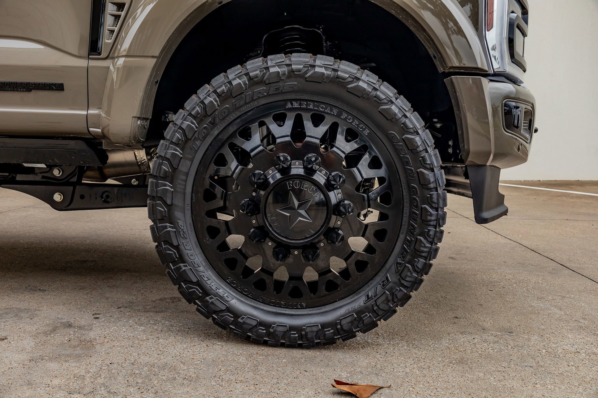 Used 2026 Ford F450 Platinum w/ Platinum Plus Package image 12